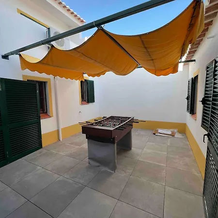 בית נופש With Pool In The Heart Of Oura -
