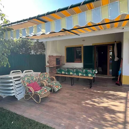 בית נופש With Pool In The Heart Of Oura - *