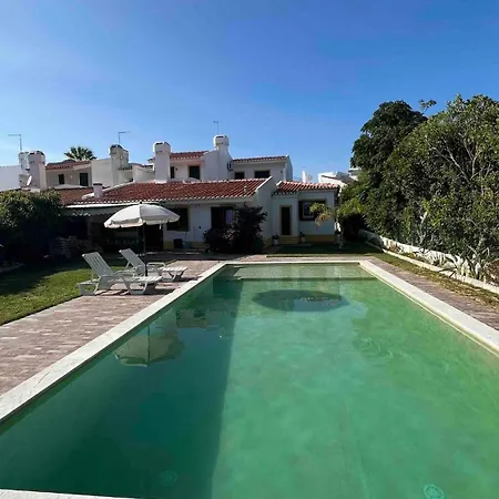 With Pool In The Heart Of Oura - אלבופיירה